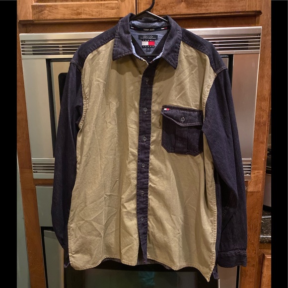 Tommy Hilfiger Tops - Vintage Like New Tommy Hilfiger!!